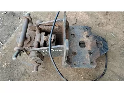 CROCHET AUTOMATIQUE AVEC LES TIRANTS ET PITON AMOVIBLE