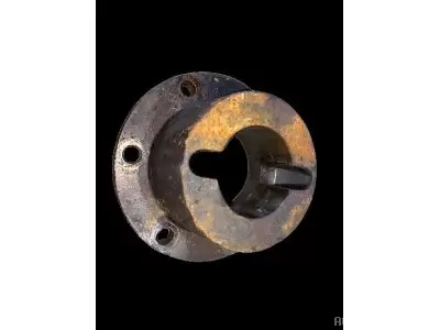 MOYEU INTERMEDIAIRE D ENTRAINEMENT DU LAMIER PAR LE BOITIER 