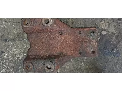 SOCLES SUPPORT D'AILES AVANT  