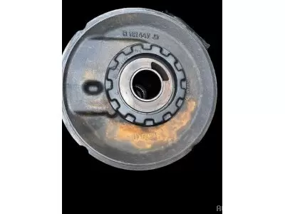 TAMBOUR + EMBRAYAGE DE MARCHE AVANT (AVEC MOTEURS AU-DESSUS DE 99 KW (135 CH))