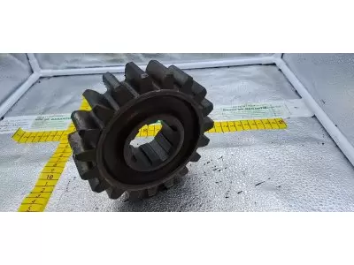 PIGNON DE BOITIER Z19  