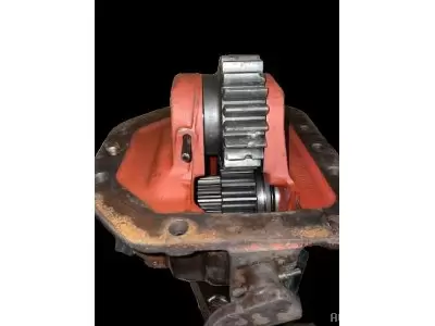 BOITE DE TRANSFERT AVEC PIGNONS ABIMES