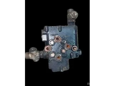 CORPS DE VALVE HYD AVEC RACCORD