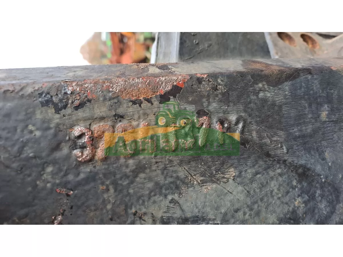 POUTRE DE PONT AVANT VIDE  LP : 1795