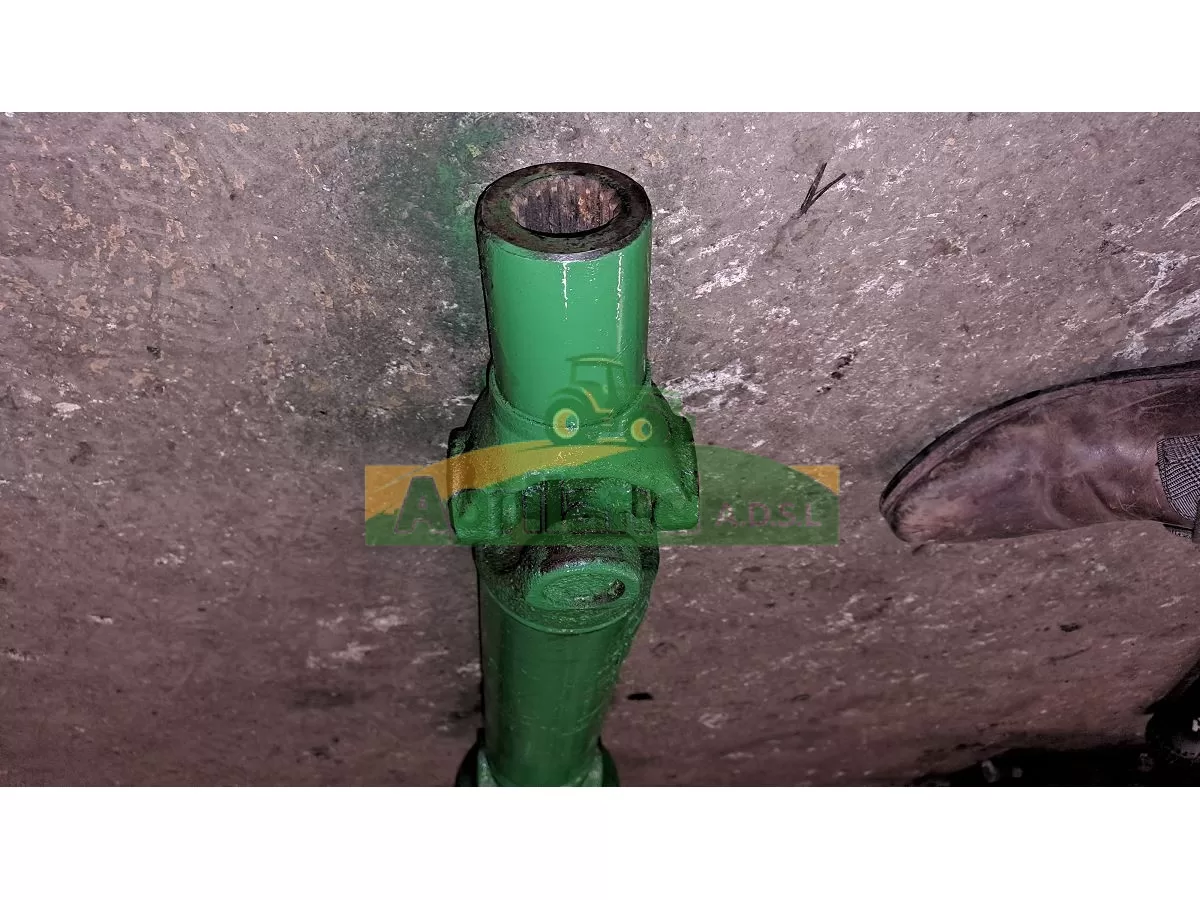 ARBRE  D ENTRAINEMENT DU PONT AVANT LP : 973