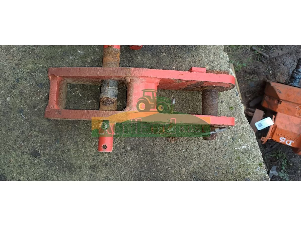 CHAPE ATTELAGE GAUCHE  LP : 1827