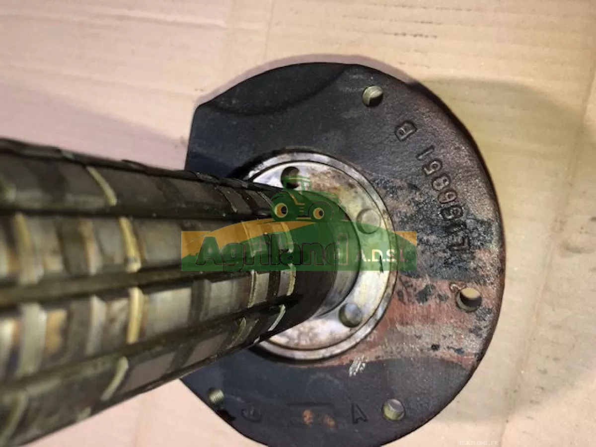 PALIER ET ARBRE ( DE L' ENGRENAGE CONIQUE ) LP : 1230