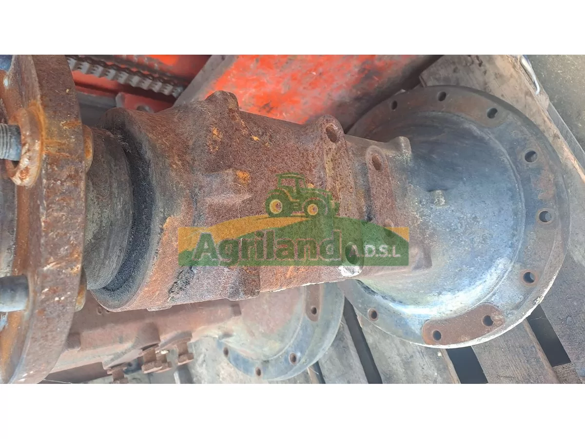 TROMPETTE ARRIERE AVEC RÉDUCTEUR , ARBRE  DE ROUE ET DEMI ARBRE 