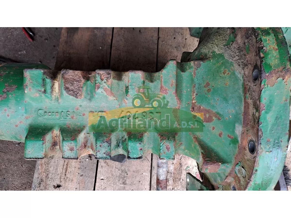 REDUCTEUR ARRIERE D ET G (PLANETAIRE Z26, PORTE SATELLITE, ARBRE DE ROUE, TROMPETTE