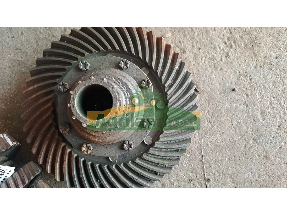 COUPLE CONIQUE PONT ARRIERE Z9/46 (ARBRE AVEC PIGNONS MONTE)