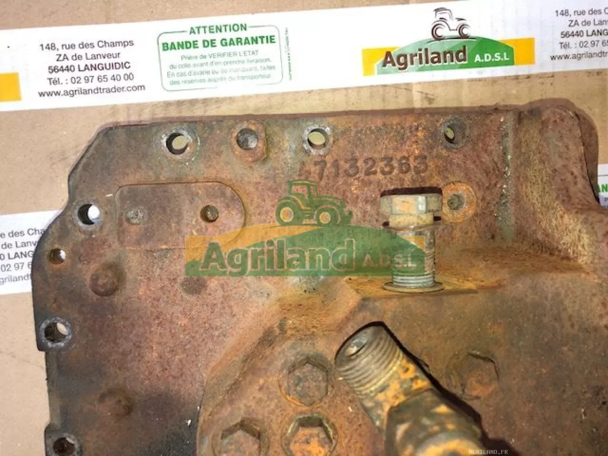 COUVERCLE DU BLOC HYDRAULIQUE DE TRANSMISSION 