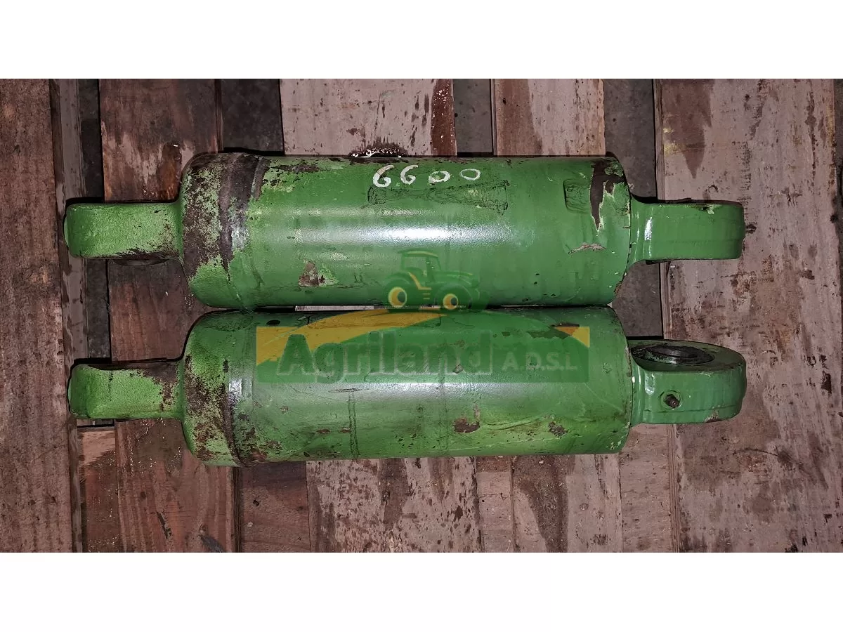 VERIN DE RELEVAGE ARRIERE DIAM PISTON = 85MM