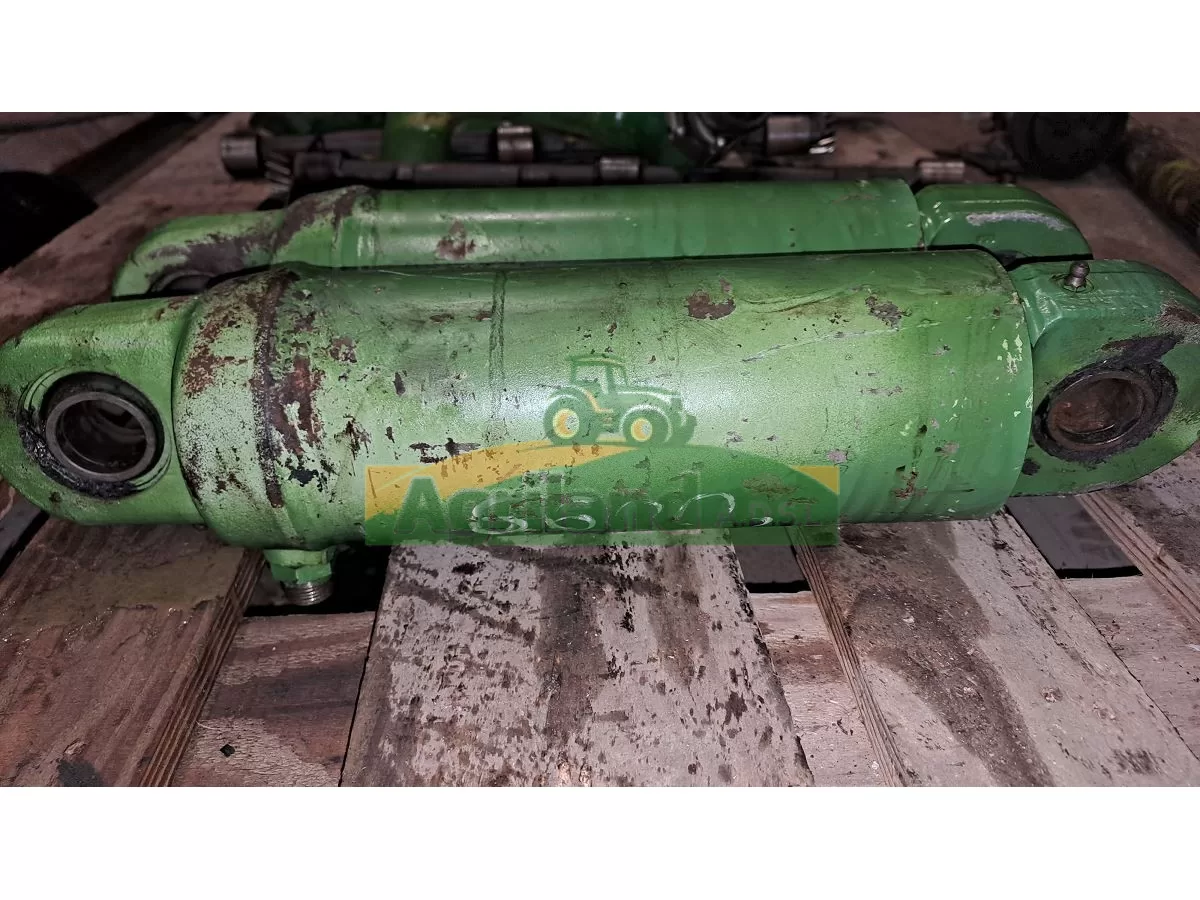 VERIN DE RELEVAGE ARRIERE DIAM PISTON = 85MM