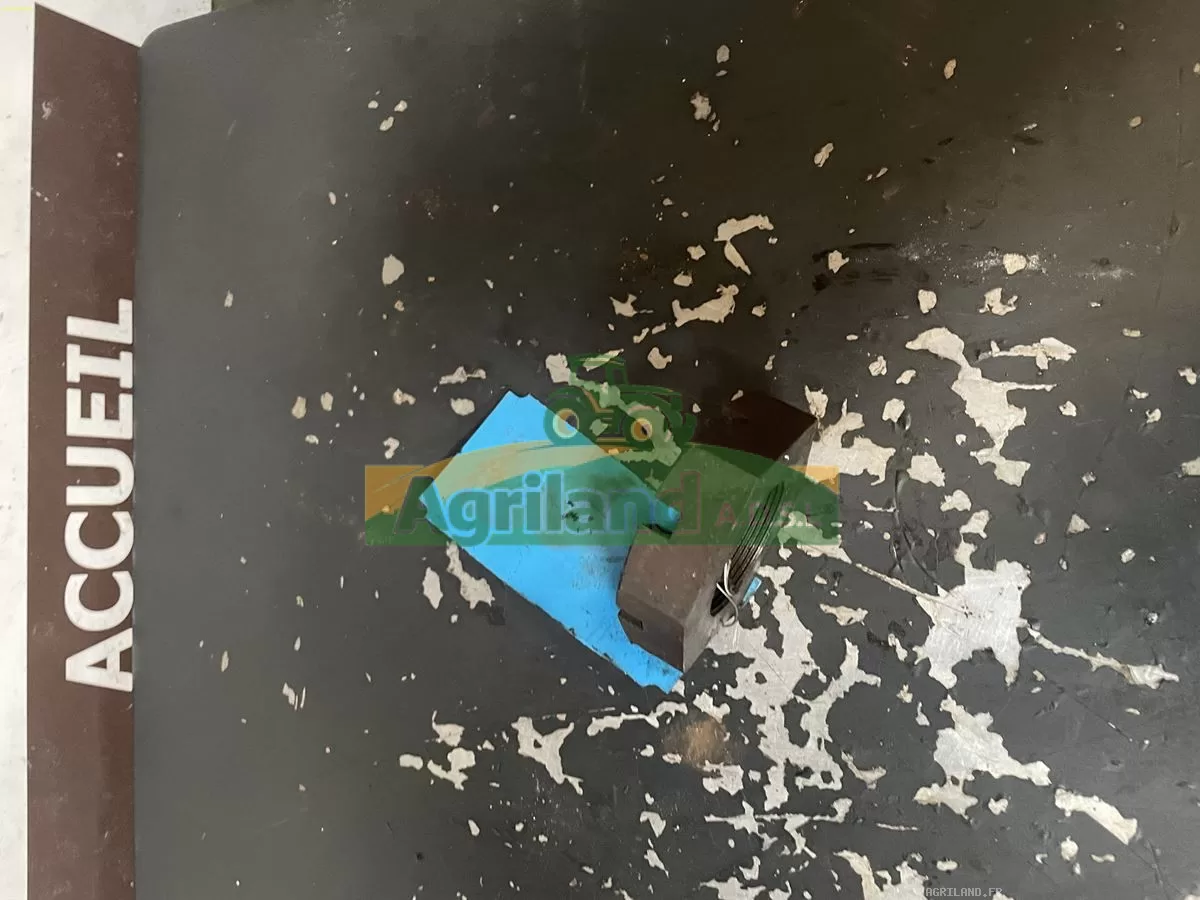 ECROU A CRENEAU M40 X 1,5 MM