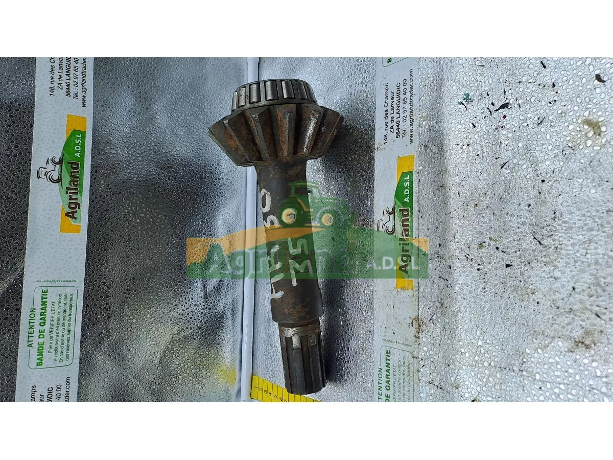 ARBRE AVEC PIGNON CONIQUE Z14