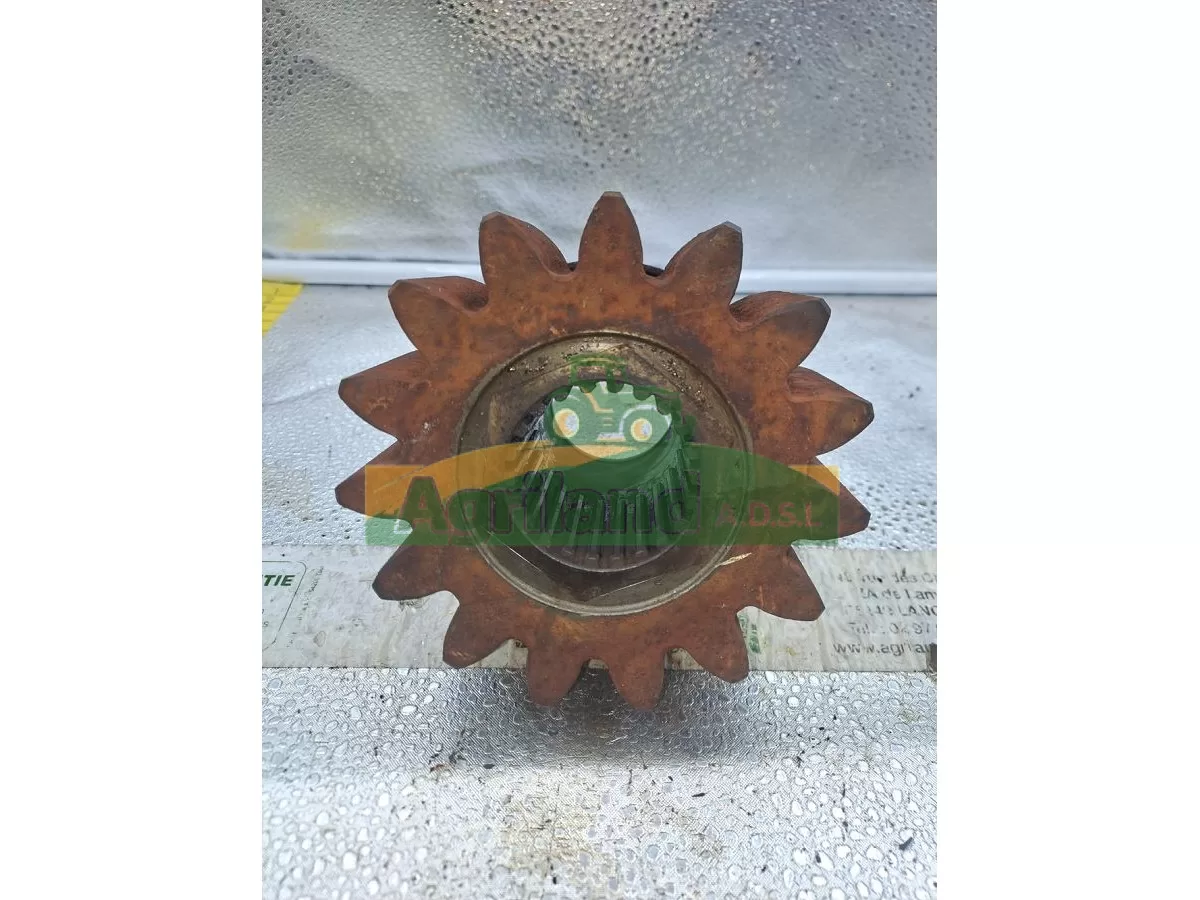 PIGNON SUPERIEUR LATERAL Z15