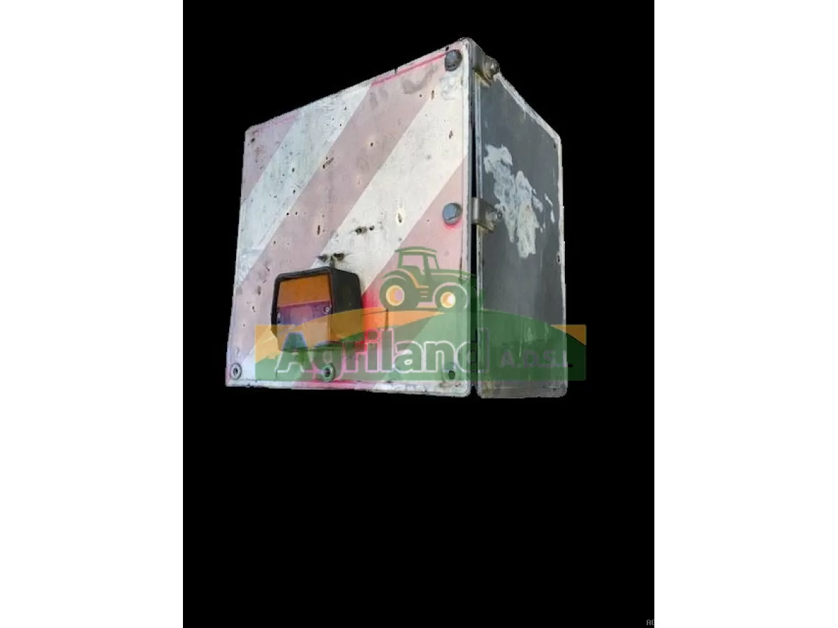 PANNEAU DE SIGNALISATION + FEU ARRIERE GAUCHE 