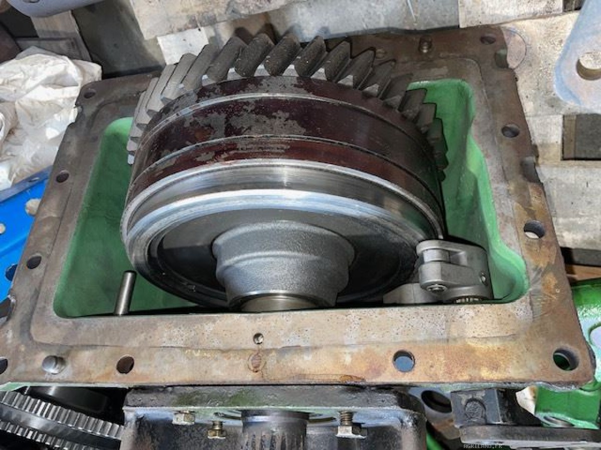 BOITE DE TRANSFERT AVEC PIGNON Z44