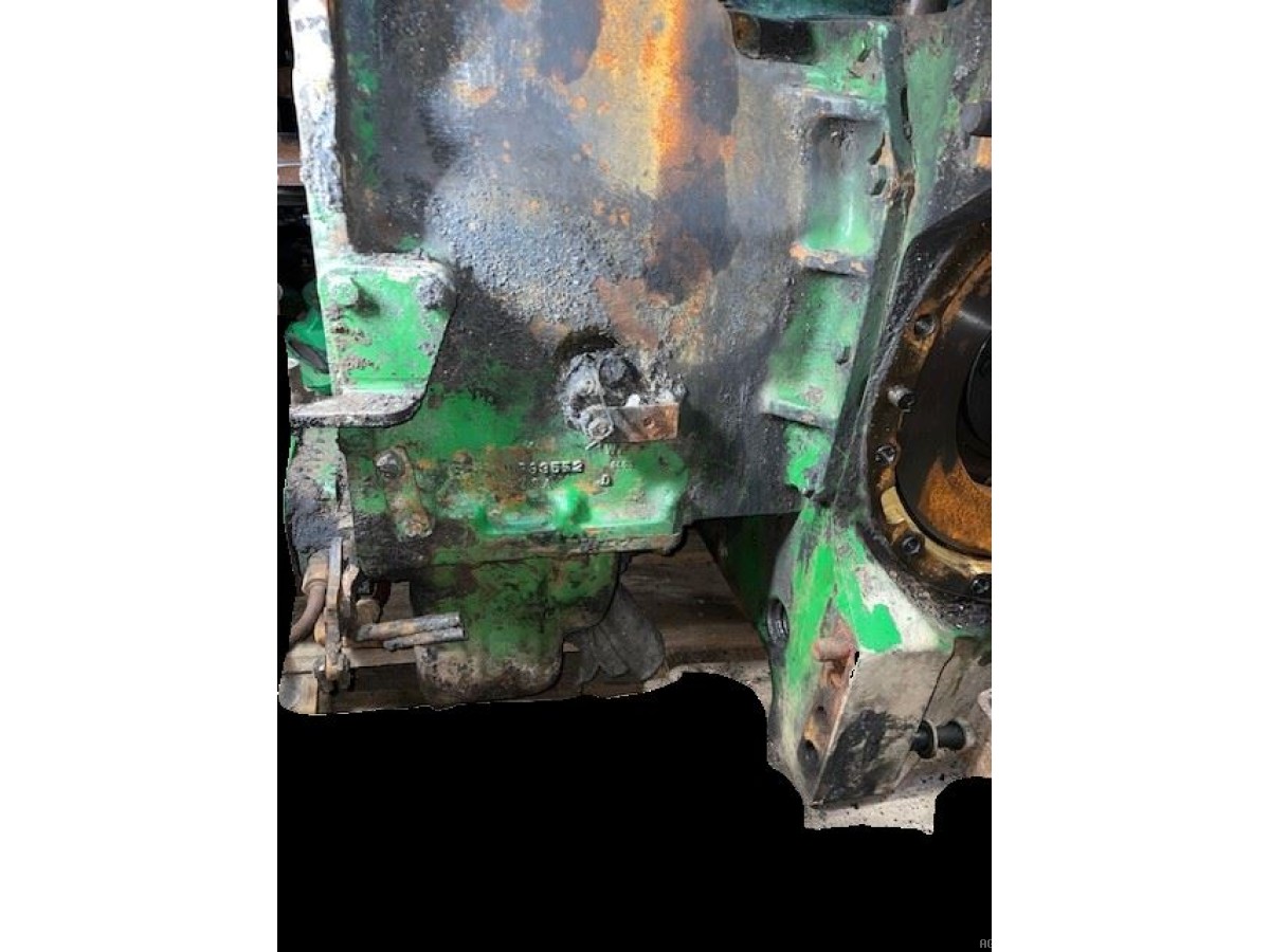 ENSEMBLE CARTER DE  PONT ARRIERE ET CARTER DE BOITE  COMPLET 