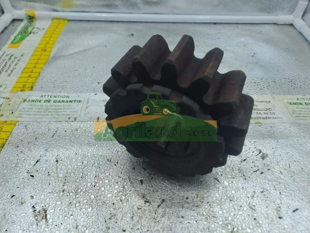 PIGNON DE BOITIER Z15 