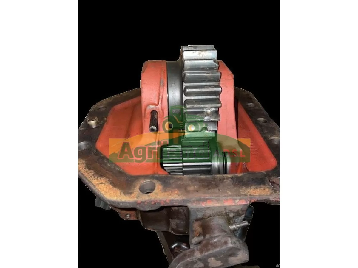 BOITE DE TRANSFERT AVEC PIGNONS ABIMES