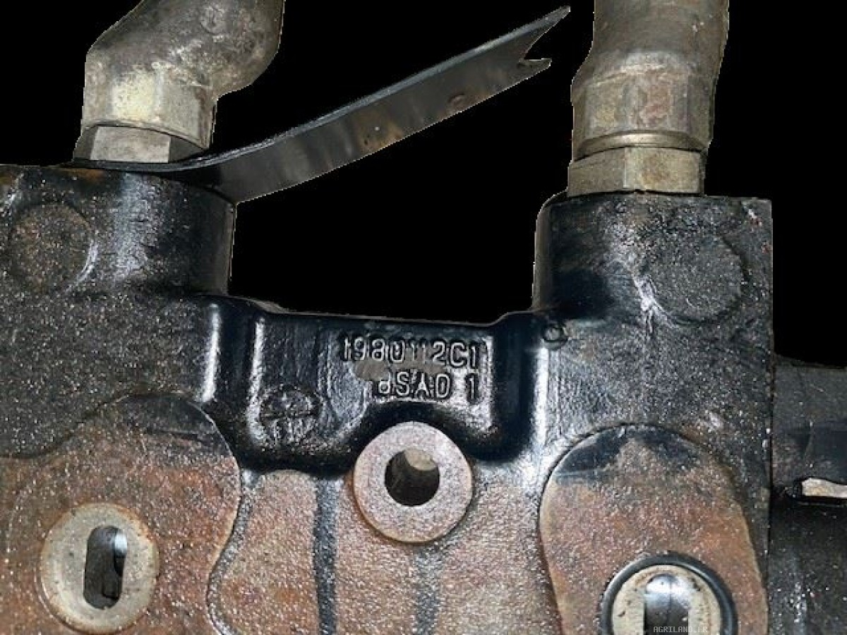 DISTRIBUTEUR AUXILIAIRE