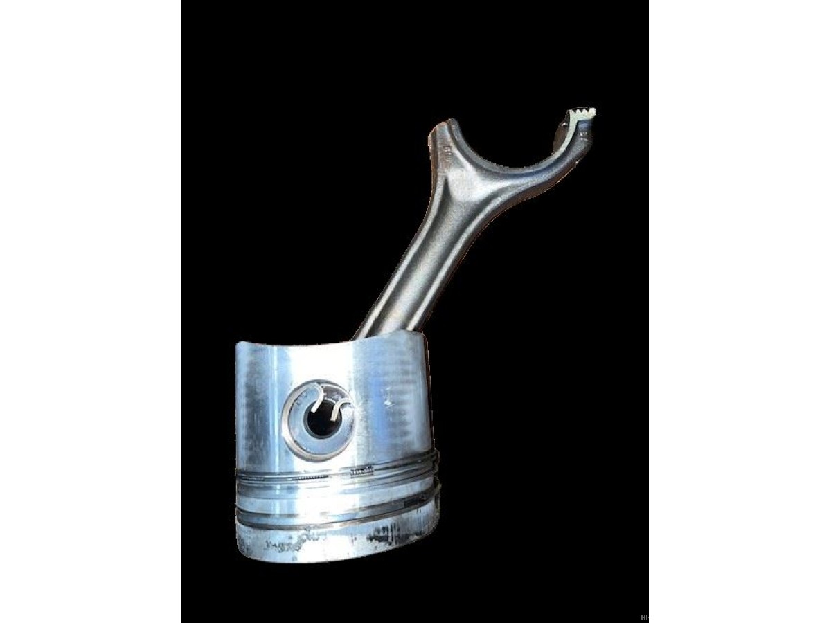ENSEMBLE BIELLE ( SANS CHAPEAU)  PISTON MOTEUR TD226.4 R183