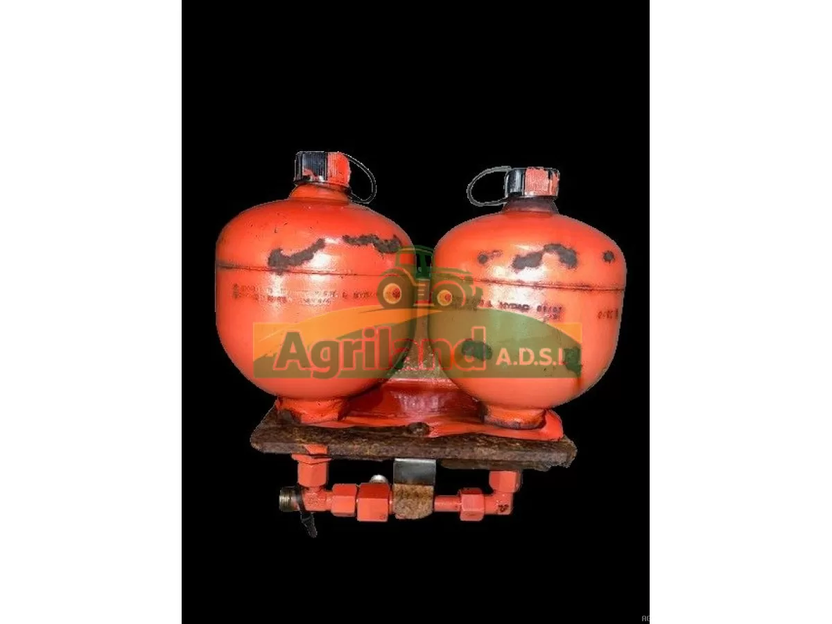 ACCUMULATEUR HYDRO-PNEUMATIQUE AVEC SUPPORT 