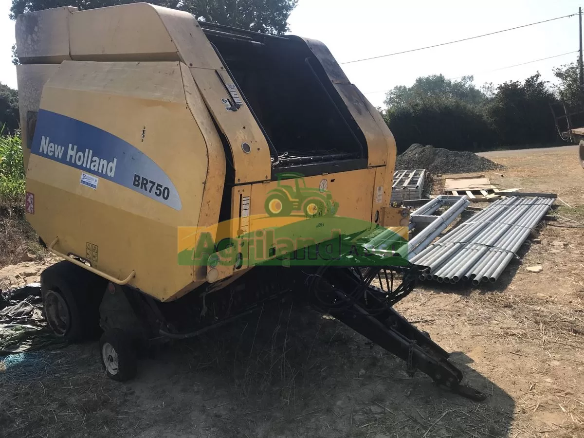 NEW-HOLLAND BR 750