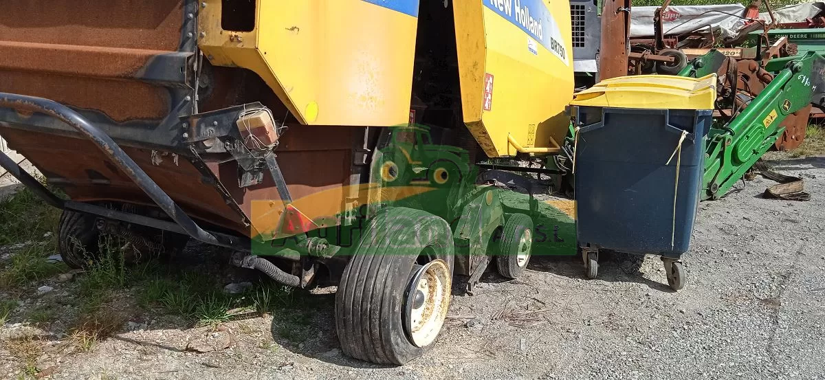 NEW-HOLLAND BR 750