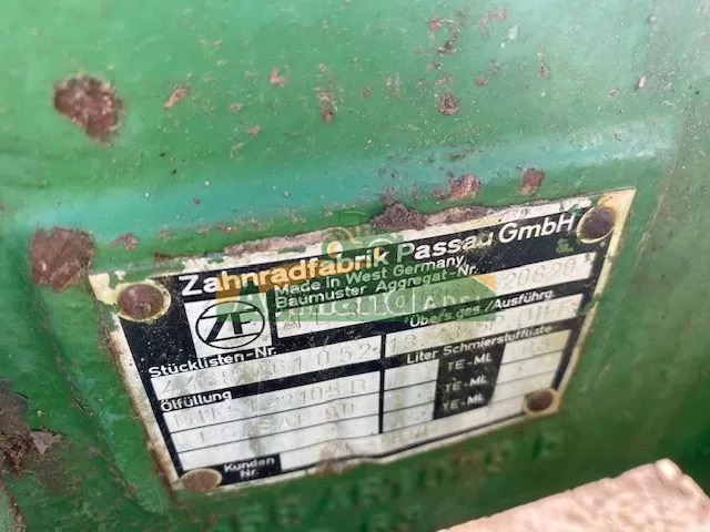 JOHN DEERE 4240 S 2265XE17