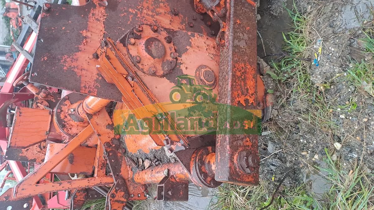 HOWARD  TRISEMAVATOR