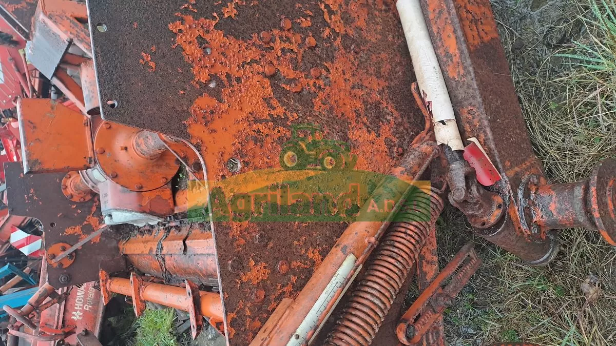 HOWARD  TRISEMAVATOR